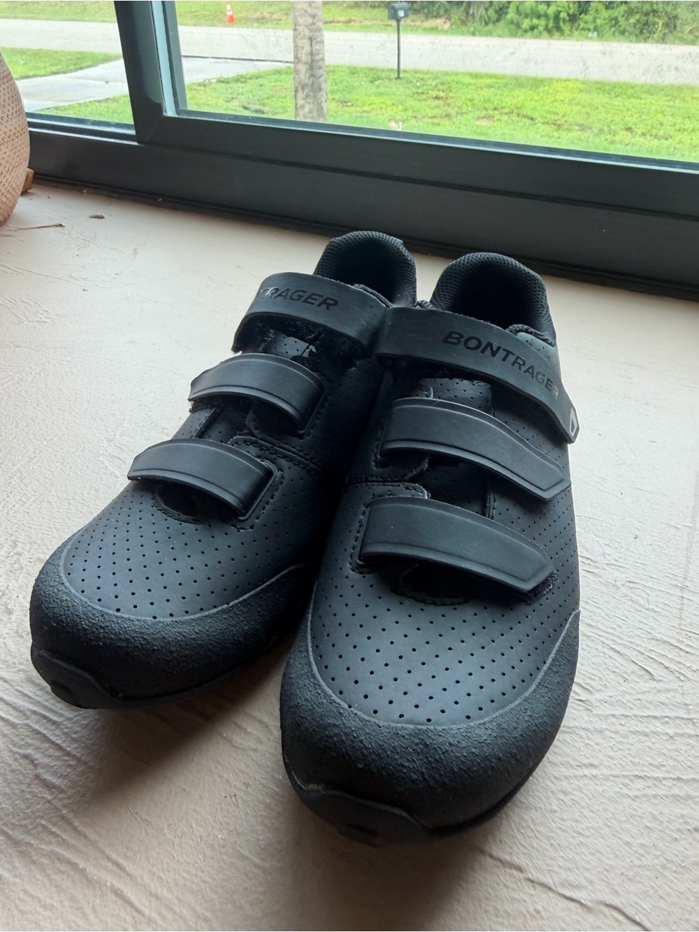 Bontrager Black Quantum Mountain Bike Shoes three-strap hook loop Closure SZ 6 - Picture 6 of 11